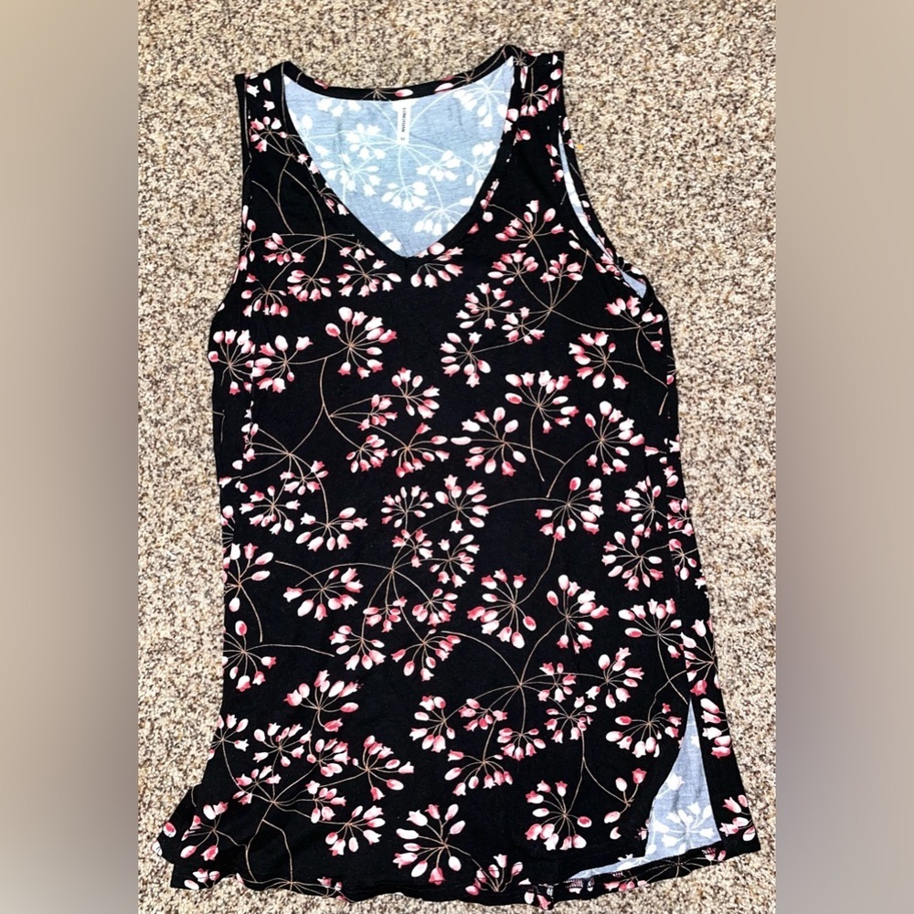 Longyuan floral tank top size medium